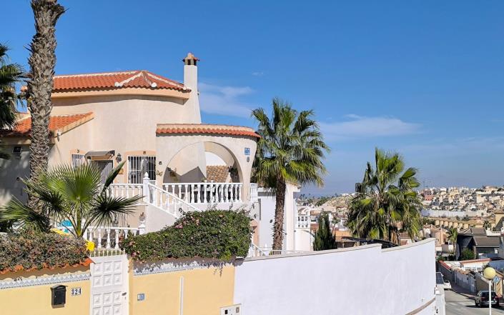 Image No.2-4 Bed Villa / Detached for sale