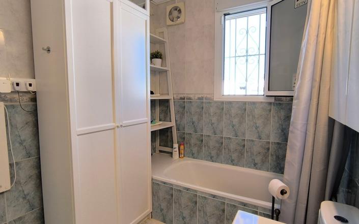 Image No.19-4 Bed Villa / Detached for sale