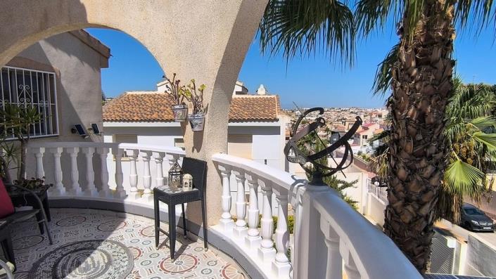 Image No.4-4 Bed Villa / Detached for sale