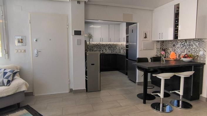 Image No.10-4 Bed Villa / Detached for sale