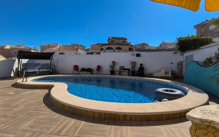 Image No.38-4 Bed Villa / Detached for sale