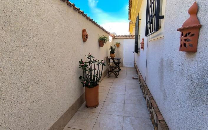 Image No.36-3 Bed Villa / Detached for sale