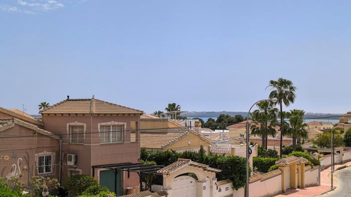 Image No.4-4 Bed Villa / Detached for sale