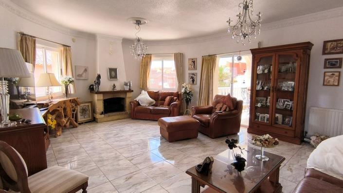 Image No.8-4 Bed Villa / Detached for sale