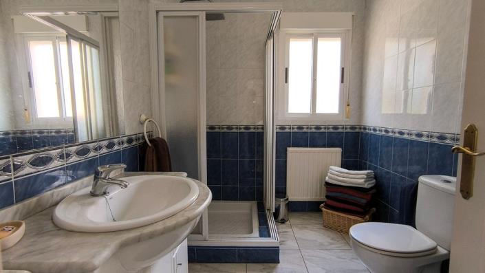 Image No.18-4 Bed Villa / Detached for sale