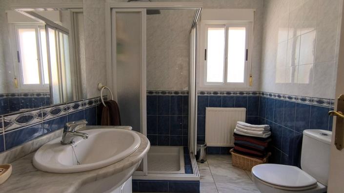 Image No.19-4 Bed Villa / Detached for sale
