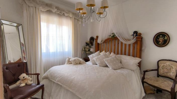 Image No.20-4 Bed Villa / Detached for sale
