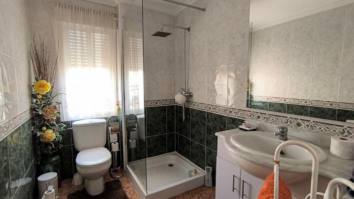 Image No.33-4 Bed Villa / Detached for sale