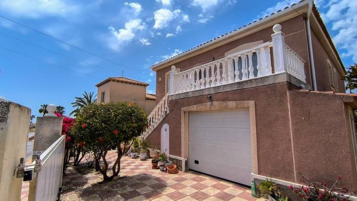 Image No.37-4 Bed Villa / Detached for sale