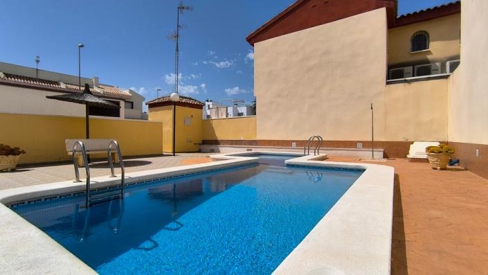 Image No.2-3 Bed Quad for sale