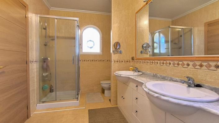 Image No.19-3 Bed Quad for sale