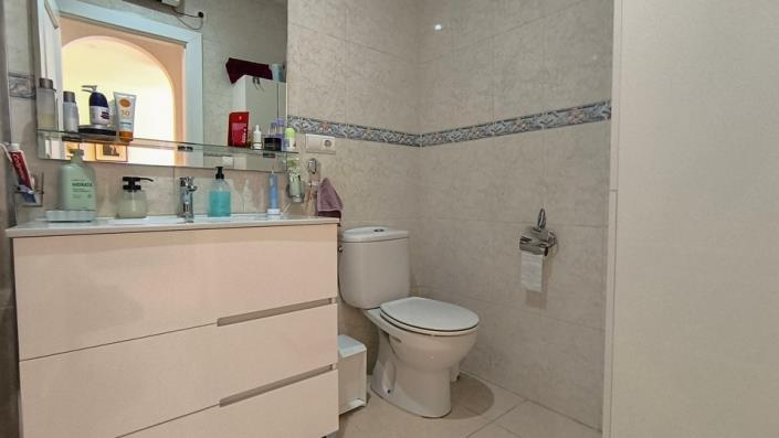 Image No.20-2 Bed Apartment for sale
