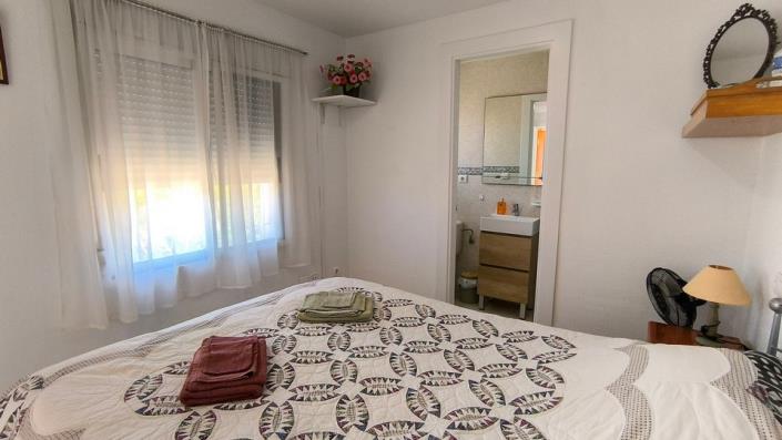 Image No.24-2 Bed Apartment for sale