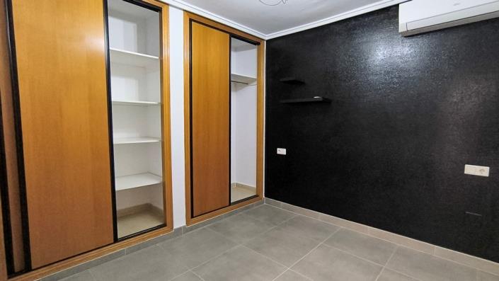 Image No.13-3 Bed Apartment for sale