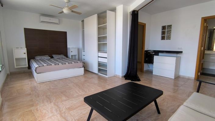 Image No.18-3 Bed Apartment for sale