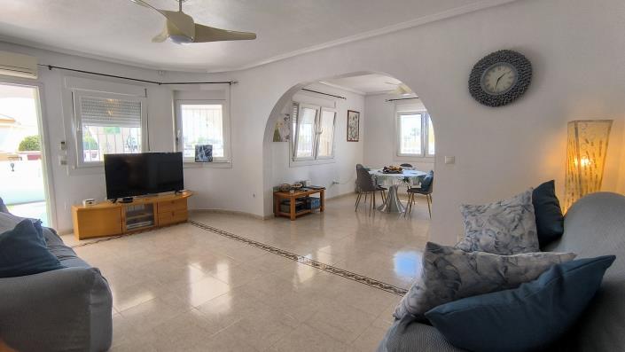 Image No.6-3 Bed Villa / Detached for sale