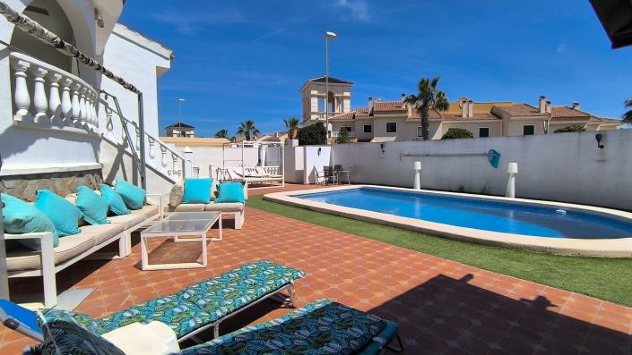 Image No.27-3 Bed Villa / Detached for sale