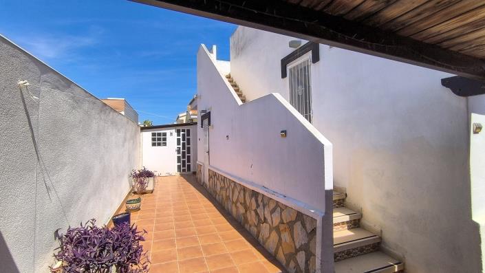 Image No.34-3 Bed Villa / Detached for sale