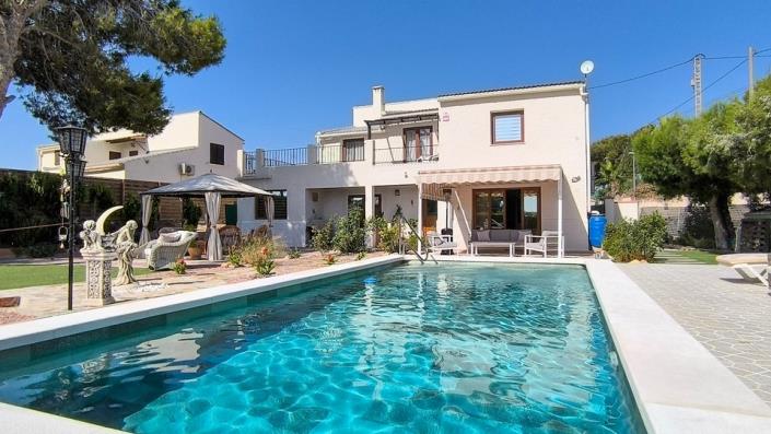 Image No.31-4 Bed Villa / Detached for sale