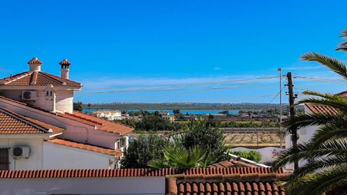 Image No.29-3 Bed Villa / Detached for sale