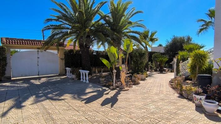 Image No.32-3 Bed Villa / Detached for sale