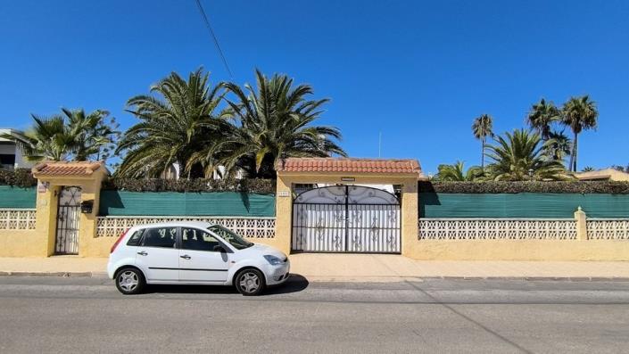 Image No.42-3 Bed Villa / Detached for sale