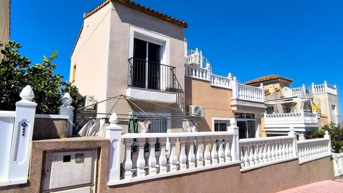 Image No.2-3 Bed Villa / Detached for sale