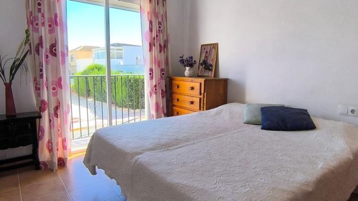 Image No.19-3 Bed Villa / Detached for sale