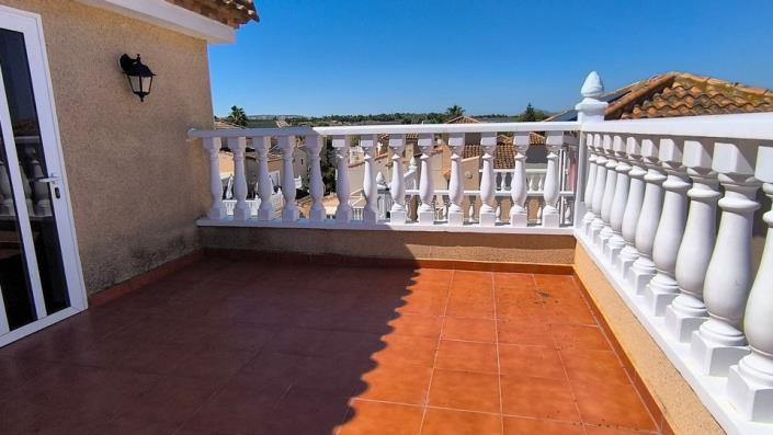 Image No.27-3 Bed Villa / Detached for sale