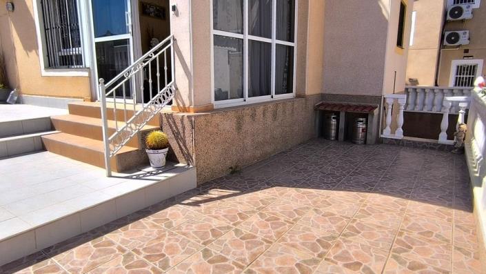 Image No.34-3 Bed Villa / Detached for sale