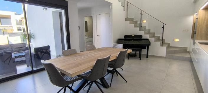 Image No.2-5 Bed Villa / Detached for sale