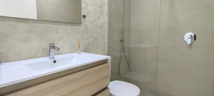 Image No.18-5 Bed Villa / Detached for sale