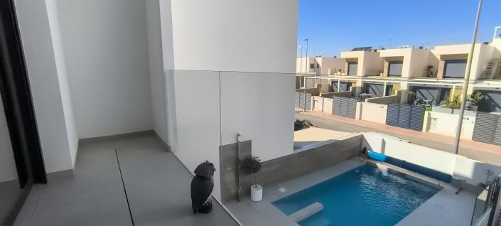Image No.24-5 Bed Villa / Detached for sale