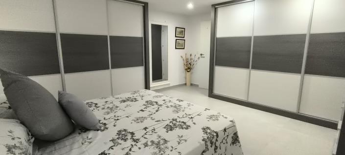 Image No.36-5 Bed Villa / Detached for sale