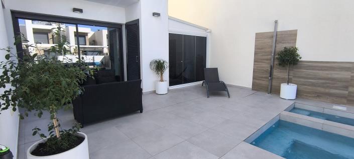 Image No.40-5 Bed Villa / Detached for sale