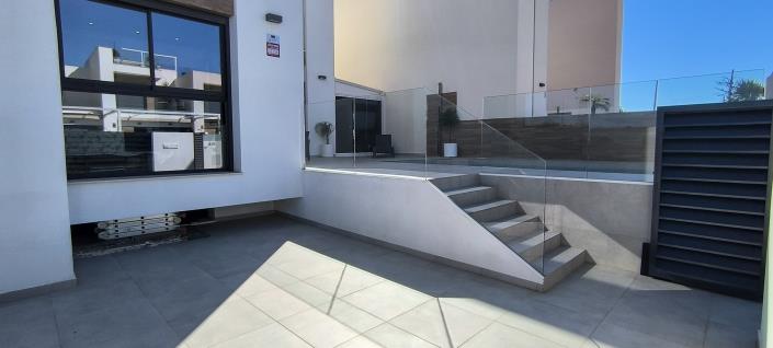 Image No.42-5 Bed Villa / Detached for sale