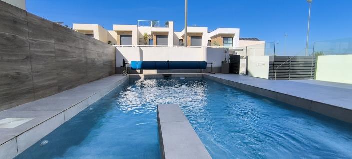Image No.43-5 Bed Villa / Detached for sale
