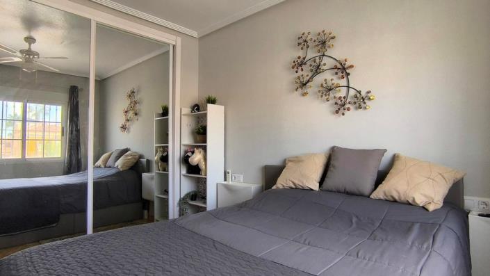 Image No.18-2 Bed Villa / Detached for sale