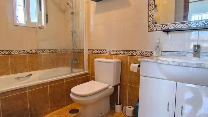 Image No.19-2 Bed Villa / Detached for sale