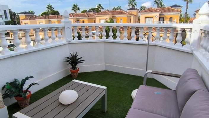 Image No.21-2 Bed Villa / Detached for sale
