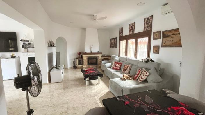 Image No.3-3 Bed Country Property for sale