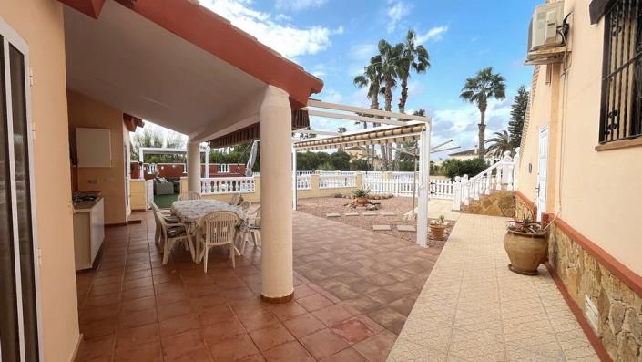 Image No.24-3 Bed Country Property for sale