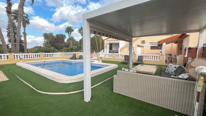 Image No.33-3 Bed Country Property for sale