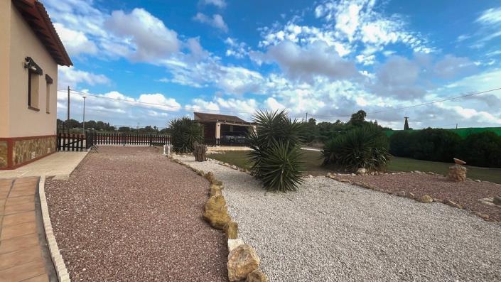 Image No.42-3 Bed Country Property for sale