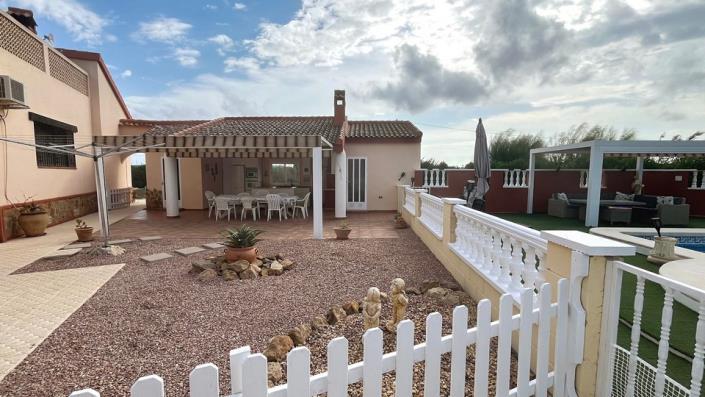 Image No.47-3 Bed Country Property for sale
