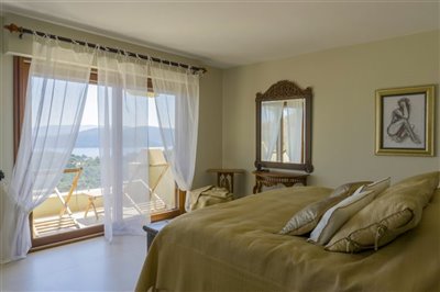 unique-4-bed-triplex-villa-with-2-bed-staff-h