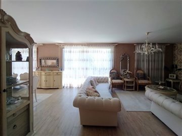 detached-villa-with-private-swimming-pool-enc