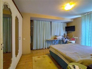 detached-villa-with-private-swimming-pool-enc