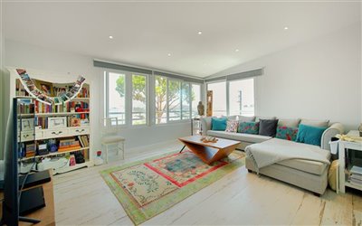 exclusive-listing-expansive-villa-with-privat
