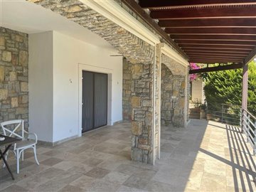 expansive-detached-villa-with-stunning-sea-vi